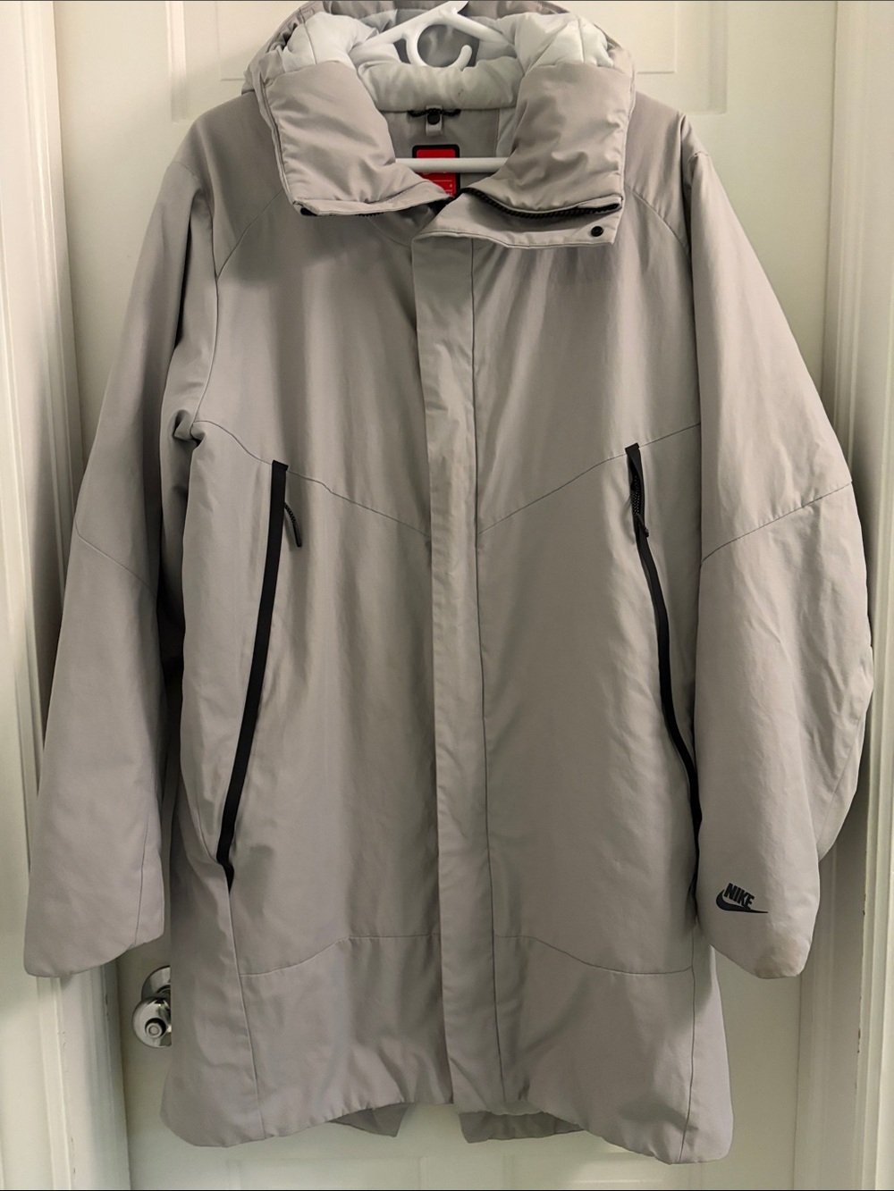 Nike Men’s Light Gray Ski Jacket with Hood